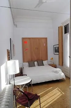 バルセロナ ラ カーサ グラン B＆B Bed & Breakfast