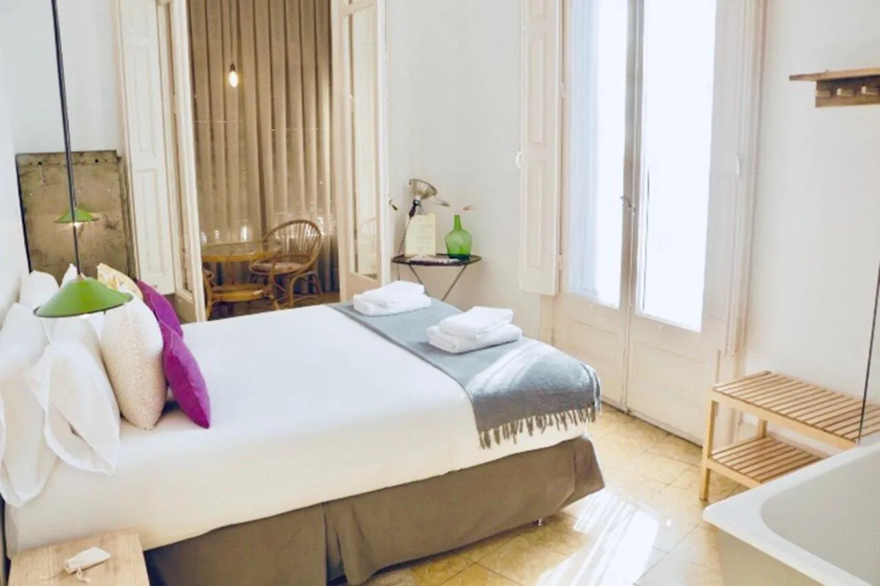 バルセロナ ラ カーサ グラン B＆B Bed & Breakfast